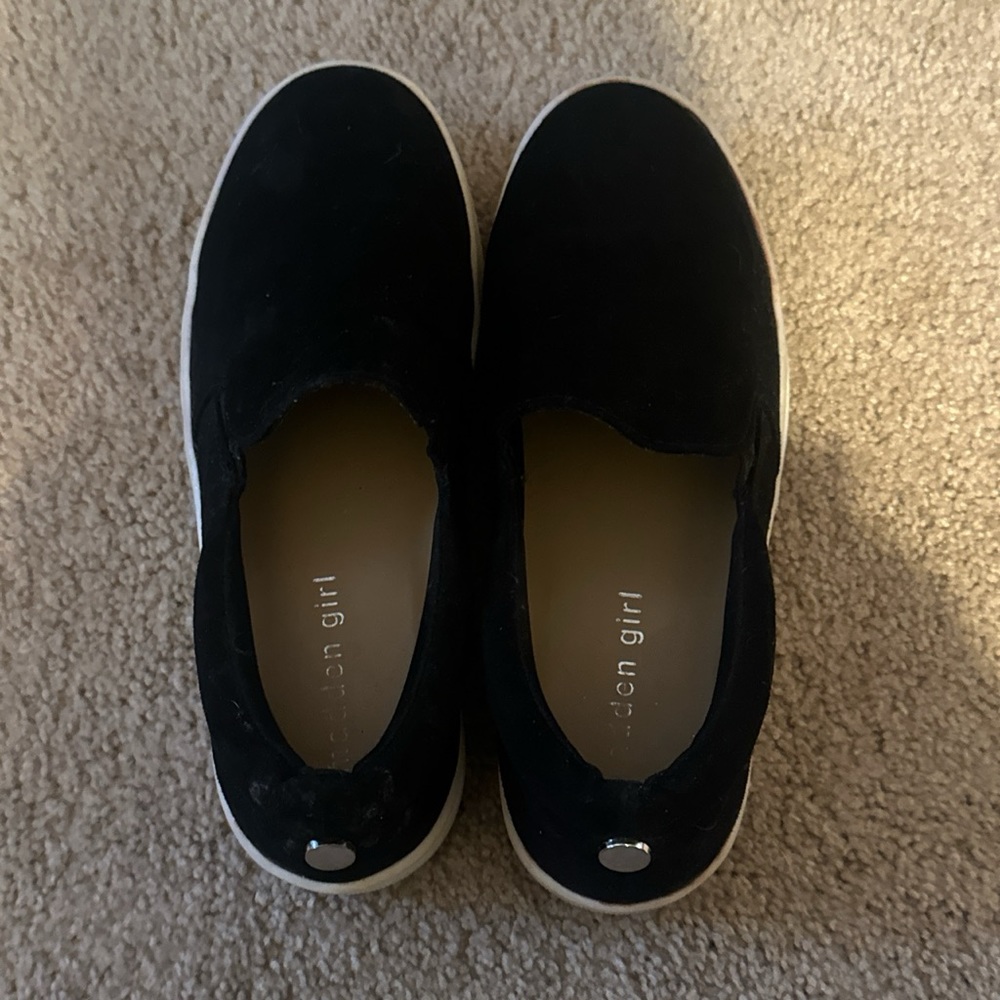 Black modern girl sneakers